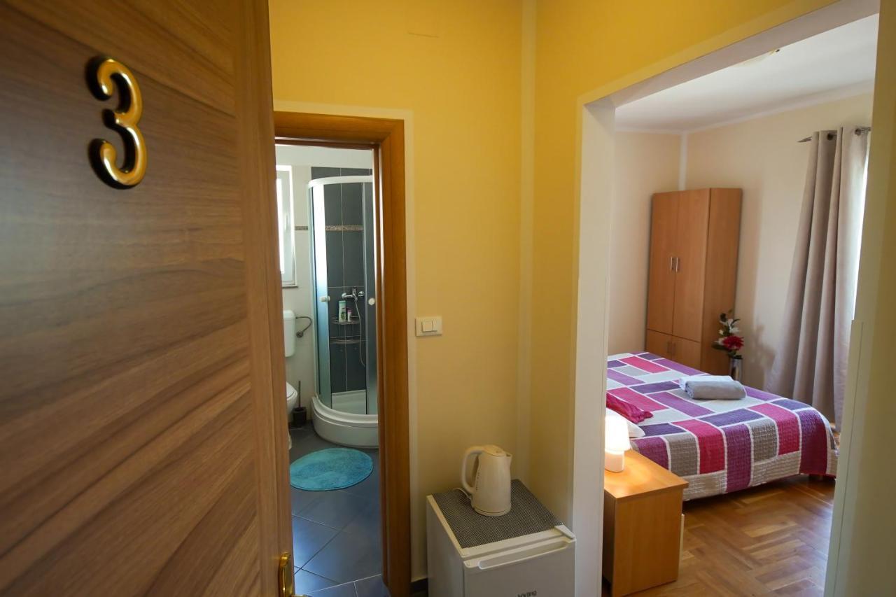 Guest Accommodation Slapovi Krke Lozovac Exterior foto