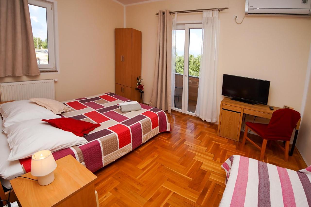 Guest Accommodation Slapovi Krke Lozovac Exterior foto